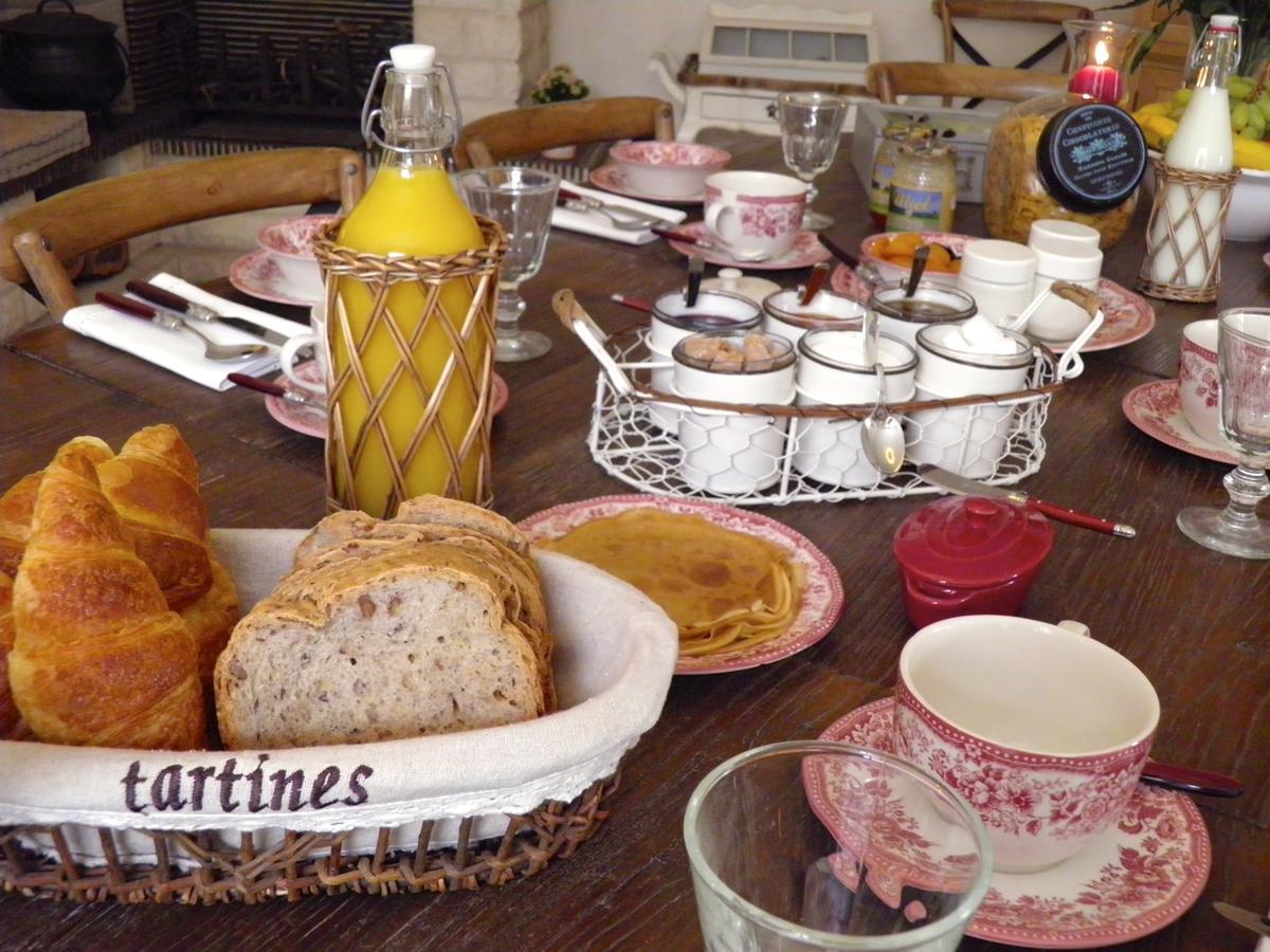 L'Ange Est Reveur Bed & Breakfast Ланже Екстериор снимка